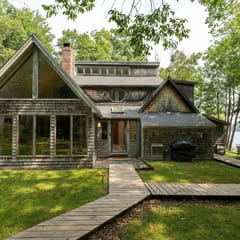 Tide's Rest · Tide's Rest-Oceanfront sleeps 6!